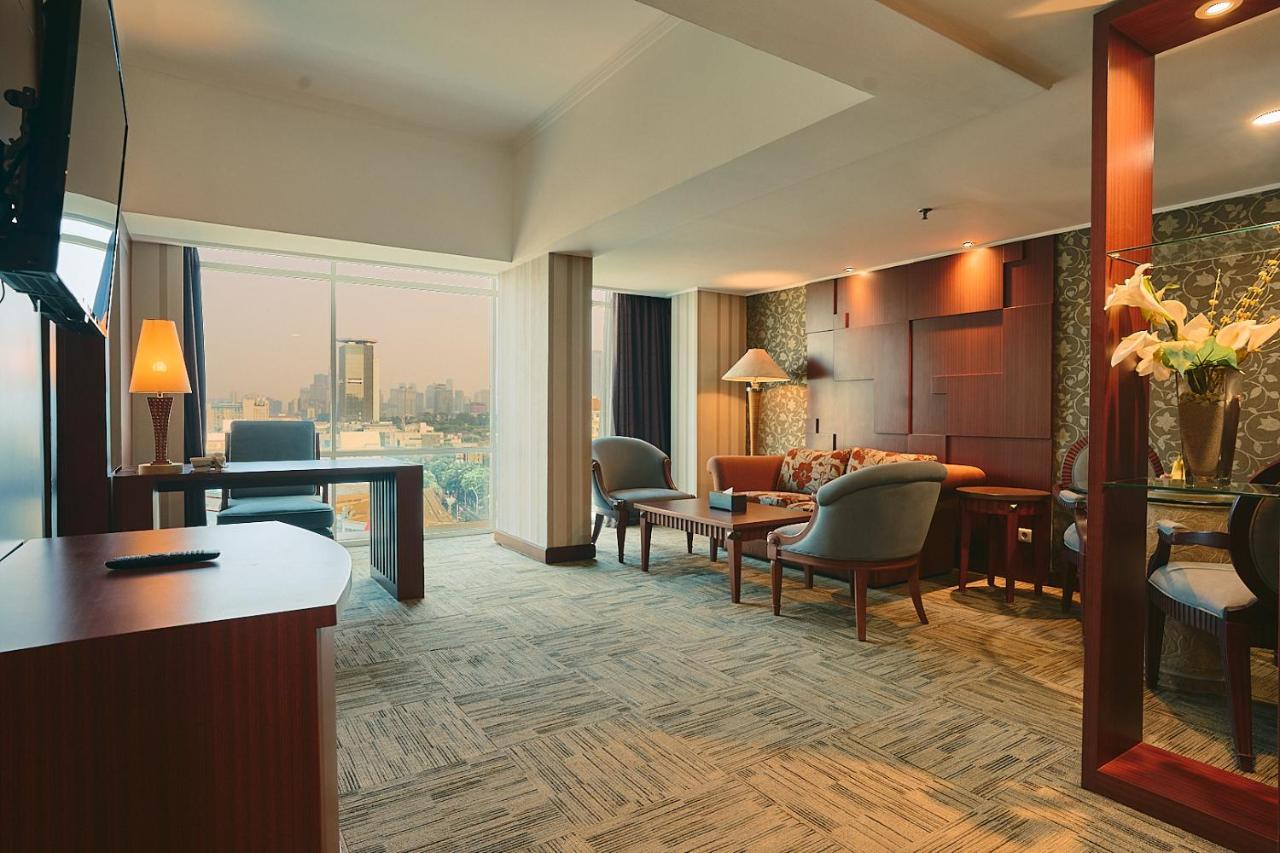 Horison Ultima Menteng ジャカルタ エクステリア 写真